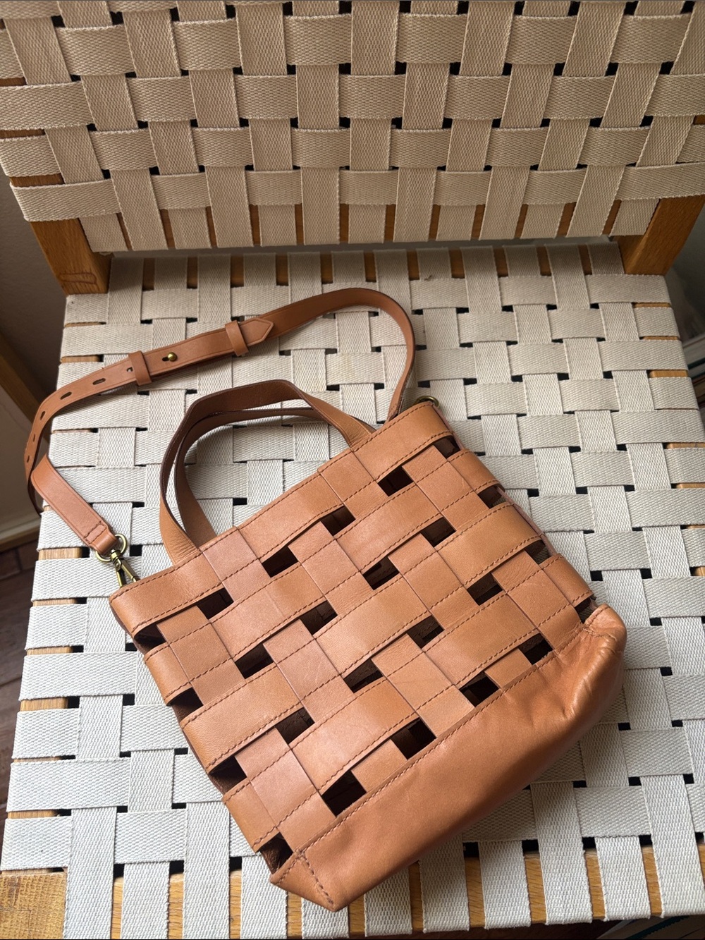 Madewell Basket weave Crossbody Tote in English Saddle Women’s - Picture 3 of 7
